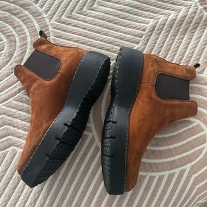 Paul Green Suede Chelsea Boots (SIZE UK 6 / US 8.5) WORN ONCE